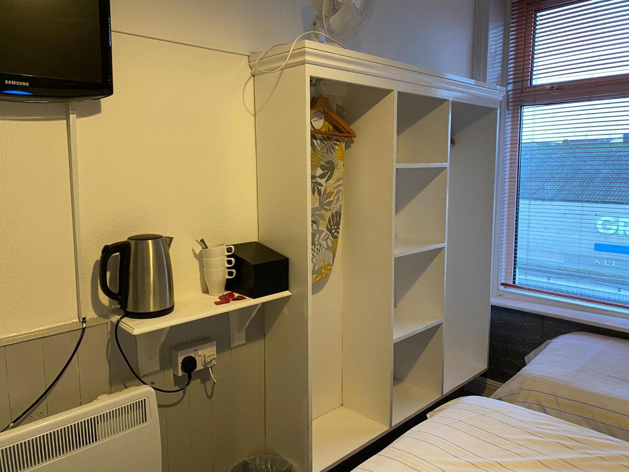 Hotel Bromptons Blackpool Esterno foto